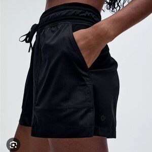 LULULEMON dance studio shorts black (10)